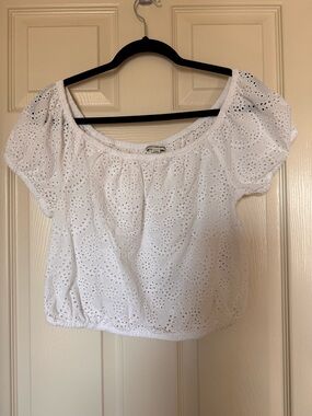 American Eagle Outfitters White Eyelet Off-Shoulder Women's Cropped Top